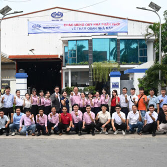 Welcoming Esteemed Distributors of Viet Sunrise Plastic JSC to Visit the Factory – Real Experience, Understanding Product Value