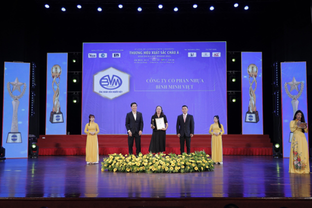 picture12 - BINH MINH VIET PLASTIC JOINT STOCK COMPANY IS HONORED TO RECEIVE THE “TOP 10 OUTSTANDING ASIAN BRANDS 2024” AWARD - Công ty cổ phần Nhựa Bình Minh Việt