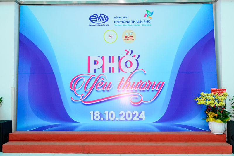 pho yeu thuong - BINH MINH VIET PLASTIC JSC and Over 500 Bowls of Hot Pho Gifted to Pediatric Patients and Staff at Ho Chi Minh City Children’s Hospital on Vietnamese Women’s Day (October 20th) - Công ty cổ phần Nhựa Bình Minh Việt