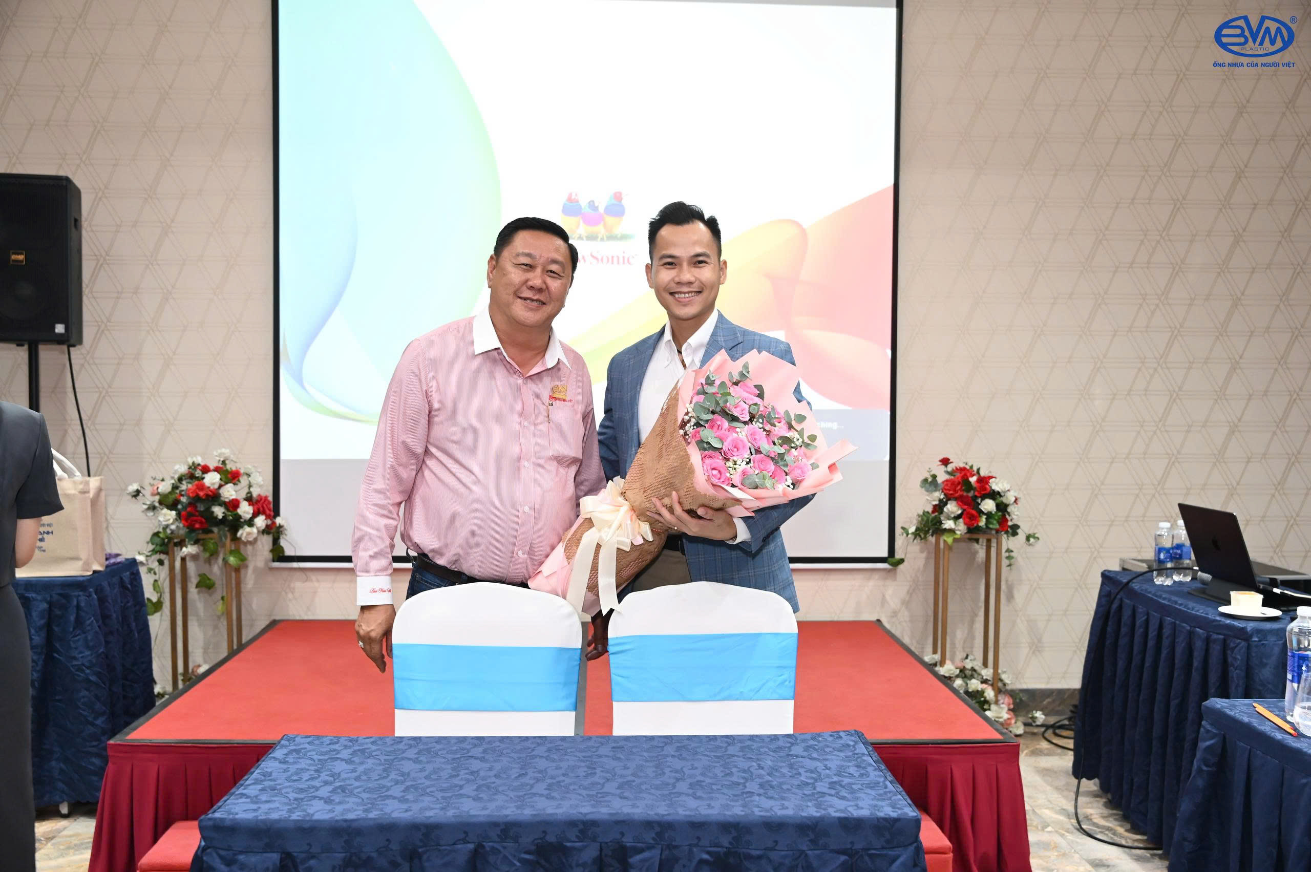hop tac dai dien - Binh Minh Viet Signs Exclusive Training Partnership with MSc. Dang Tien Dung – Elevating Mindset, Advancing Sustainable Growth - Công ty cổ phần Nhựa Bình Minh Việt